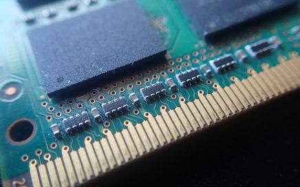 Close up photo of the edge of a memory chip